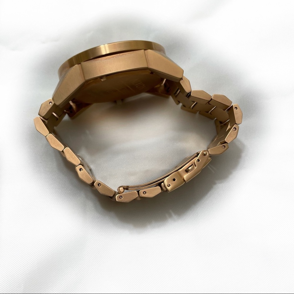 NIXON THE CORPORAL STAINLESS STEEL WATCH - Picture 6 of 10